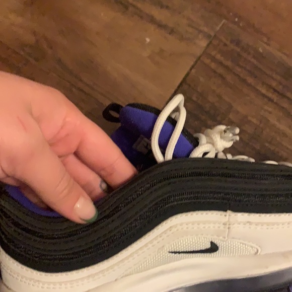 Like new size 6Y air max - Picture 6 of 6